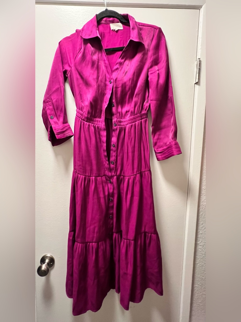 MELLODAY Fuchsia Button-Front Tiered Long-Sleeve Midi Dress